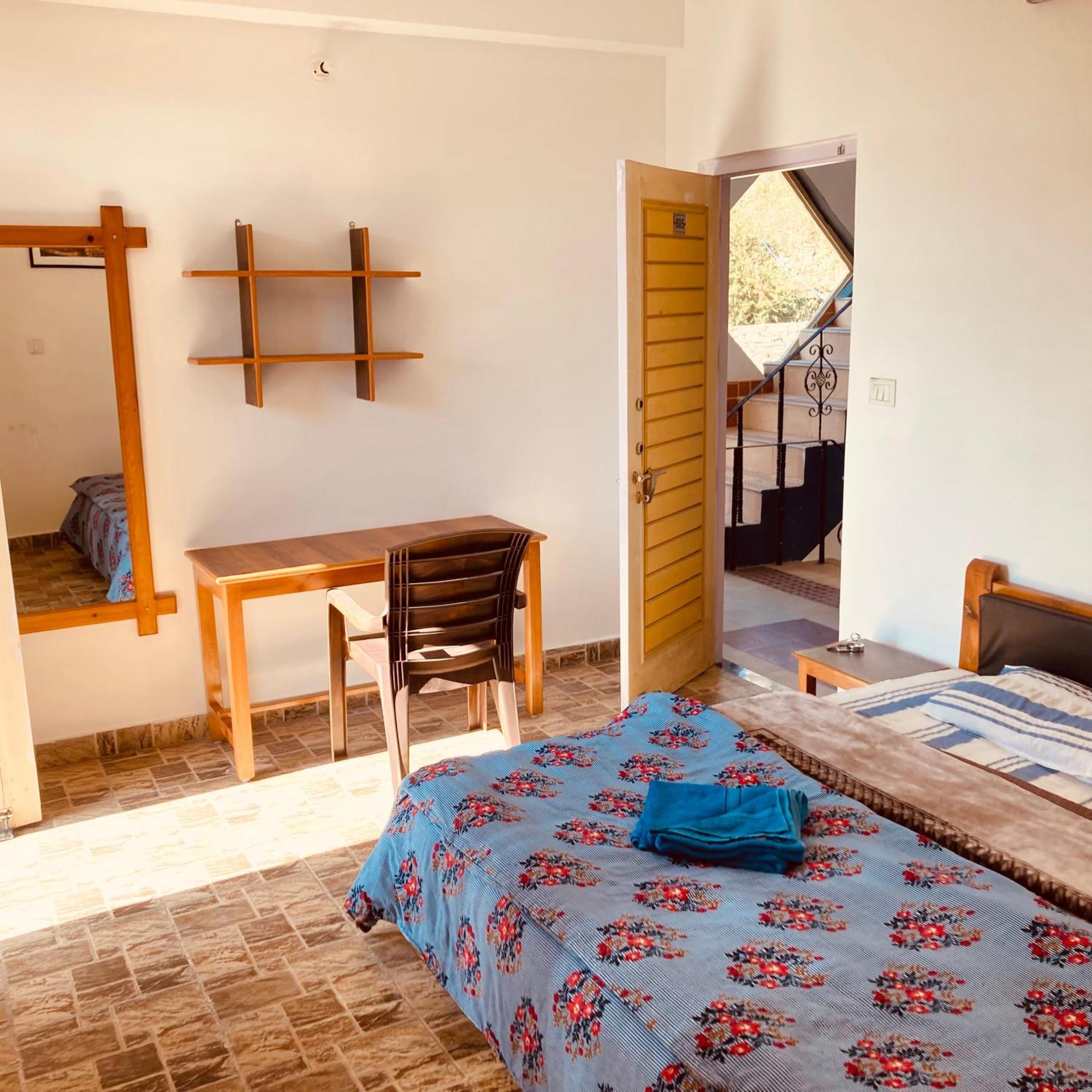Oasis Guest House Bhagsu D'Shala Dharamshala Eksteriør billede