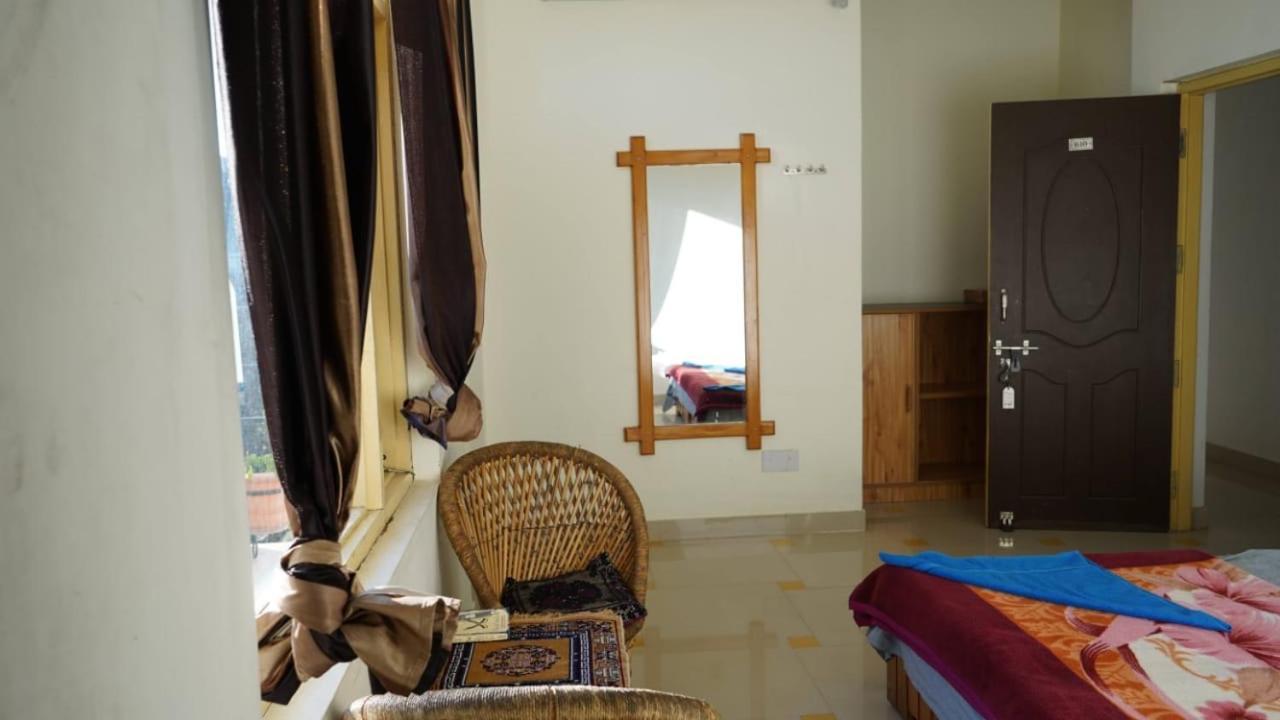 Oasis Guest House Bhagsu D'Shala Dharamshala Eksteriør billede