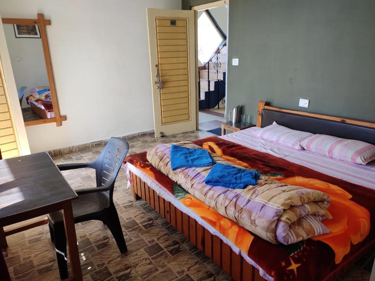 Oasis Guest House Bhagsu D'Shala Dharamshala Eksteriør billede