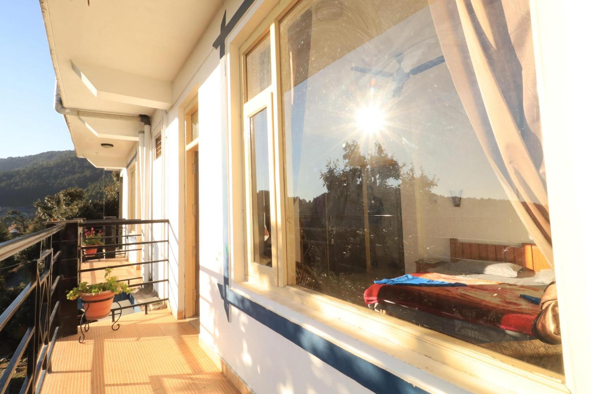 Oasis Guest House Bhagsu D'Shala Dharamshala Eksteriør billede